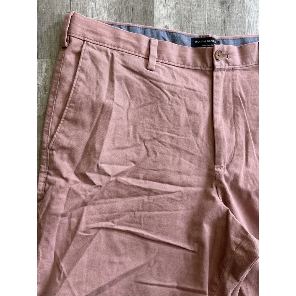 Banana Republic Aiden Shorts Men's 38 Pink  Cotton Blend Flat Front